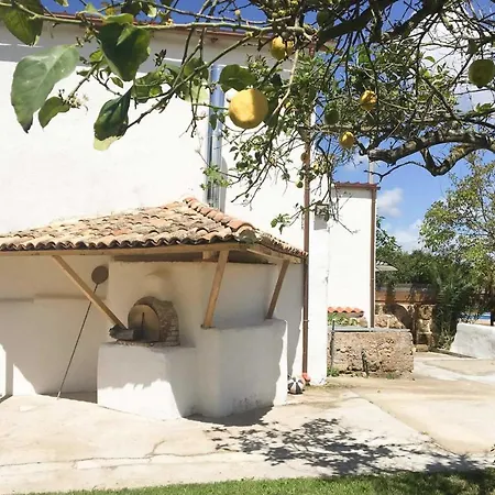 Villa Sleeps 8 Pool Air Con Wifi
